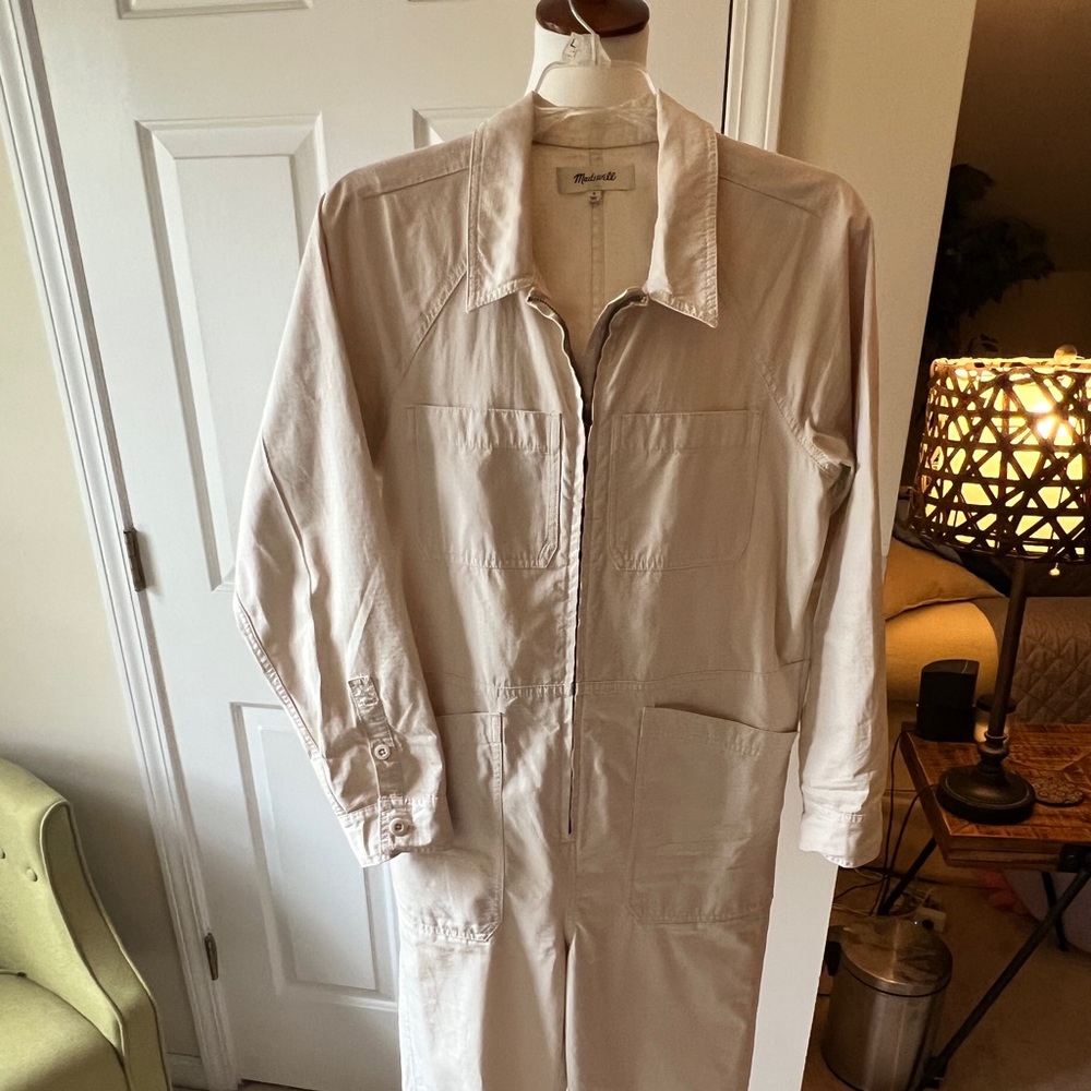 Madewell 100% cotton jumpsuit. Zipper front and back pockets!